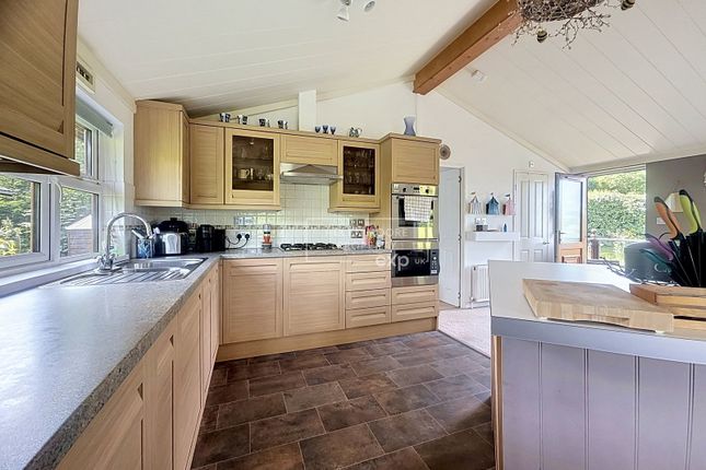 52 The Thatches, Ivybridge photo 3