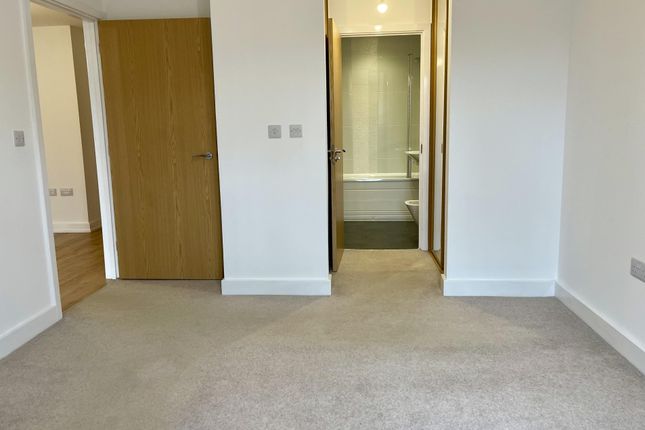 Flat to rent in Pondtail Avenue, Faygate, Horsham