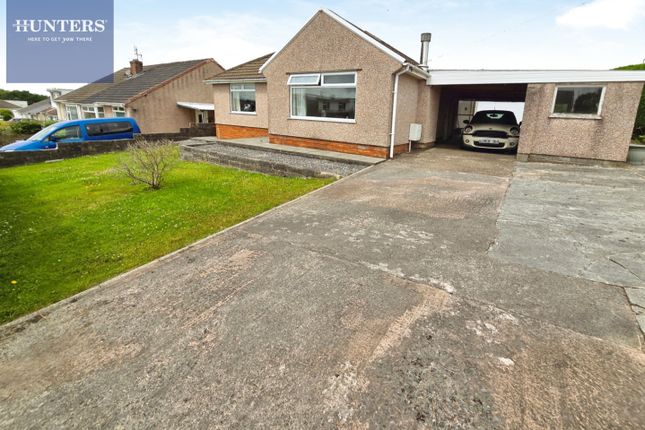 48, Red Roofs Close, Bridgend photo 2