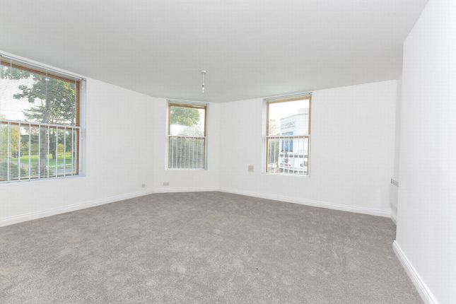 Lynchford Road, Farnborough photo 3