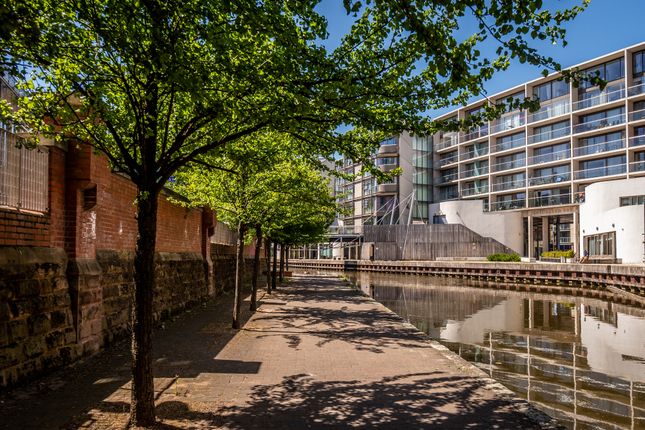 Flat for sale in Waterfront Plaza, Nottingham