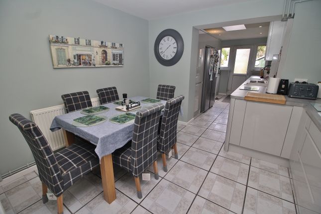 122, Purbrook Way, Havant photo 4