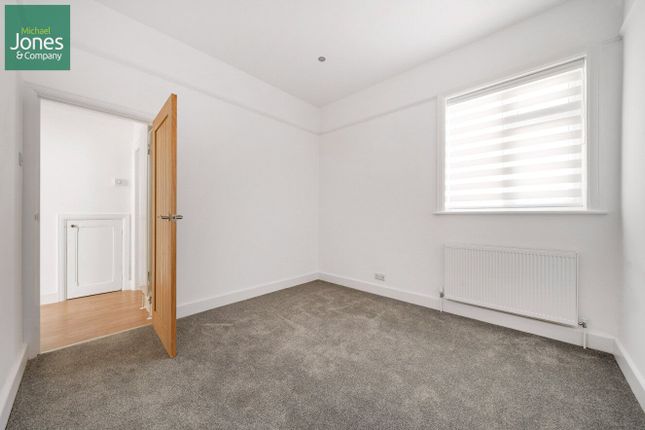 Flat to rent in Broomfield Avenue, Worthing, West Sussex