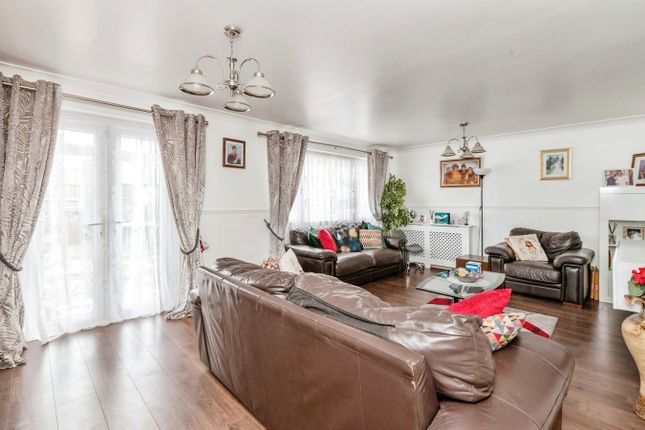 2, Doyle Way, Tilbury photo 2