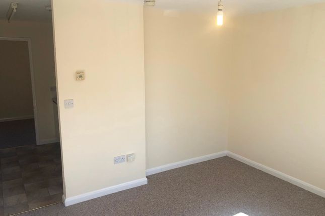 Flat 4, Clifton Court Oxford Street, Grantham photo 5