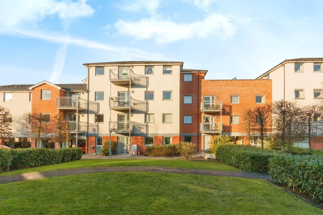 Flat for sale in New Road, Basingstoke, Hampshire