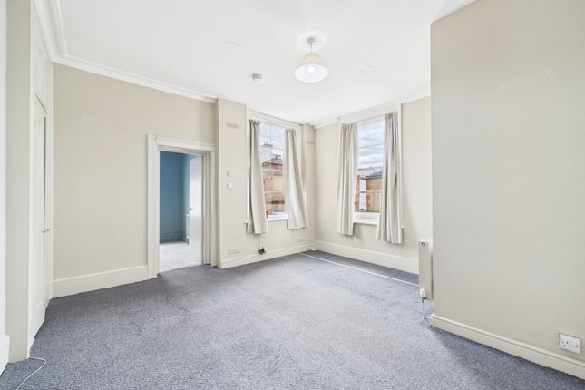Flat 3, 6 Lansdown Terrace, Cheltenham photo 4