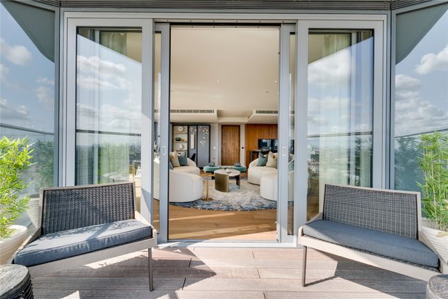 Flat for sale in Chelsea Waterfront, The Tower, One Waterfront Drive, London