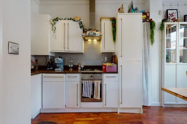 Flat 1, 68 Railton Road, London photo 2