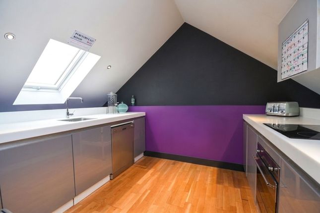 7 Laburnum Street, Salford photo 3
