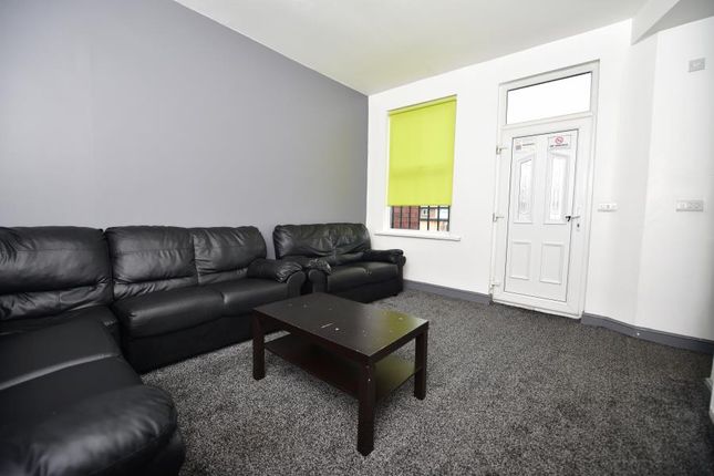 Shared accommodation to rent in Beechwood Crescent, Burley