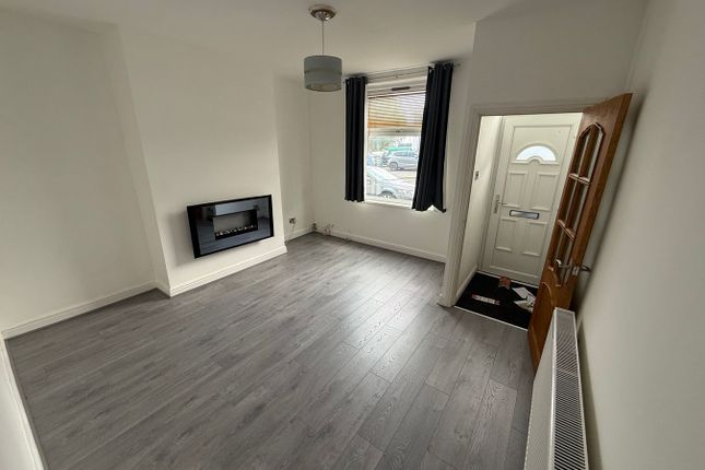 398, Hulton Lane, Bolton photo 2
