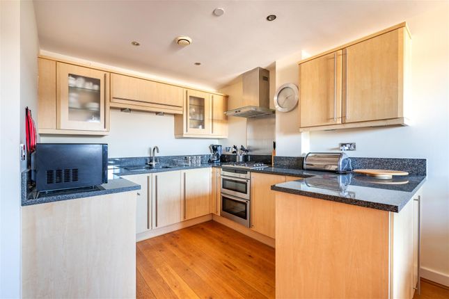 39 Quay West Apartments, Quayside, Bridport photo 4