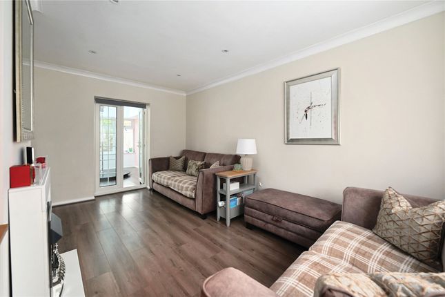 10, Ensign Way, Surrey photo 4