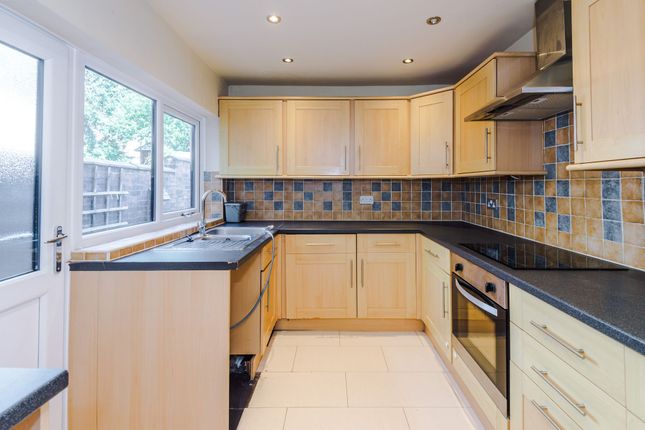 29 Crow Lane East, Newton-Le-Willows photo 3