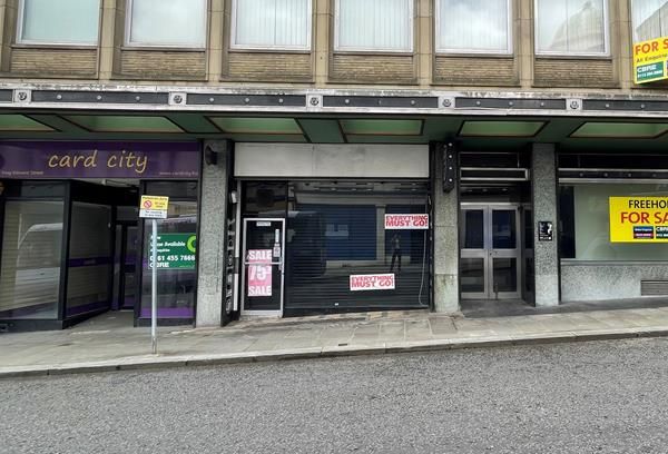 Retail premises to let in 19 King Edward Street, Halifax, West Yorkshire