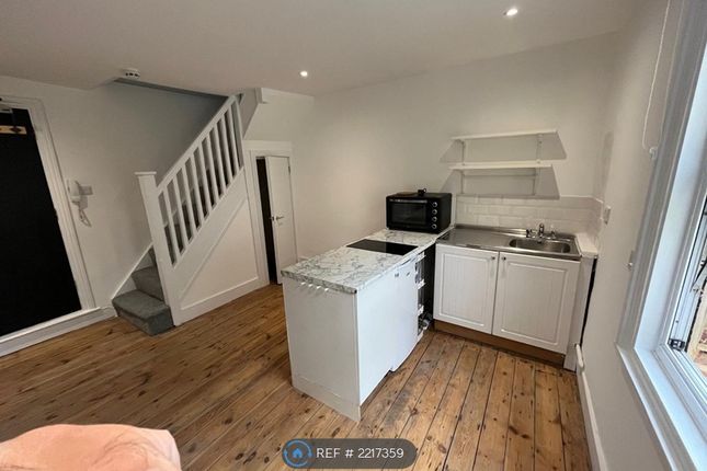 Thumbnail Flat to rent in Evering Road, London