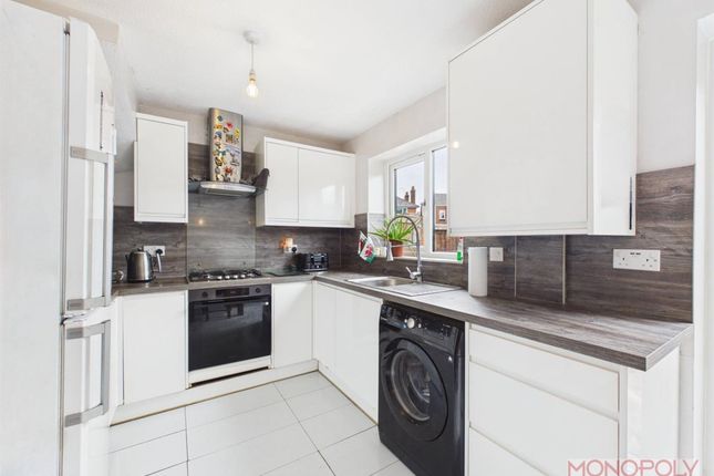 5 Riversleigh, Wrexham photo 4