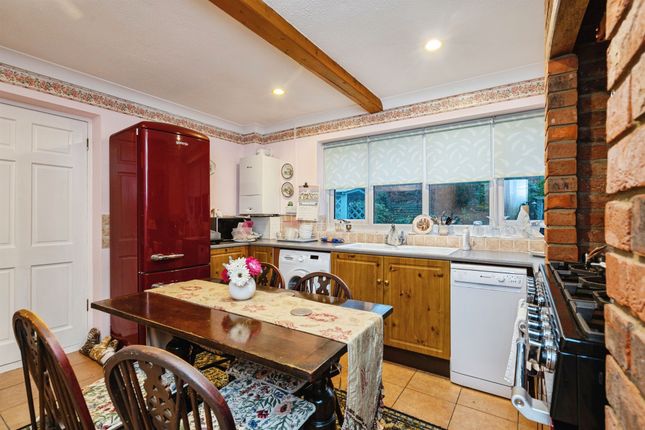 31, Bracken Avenue, Cromer photo 4