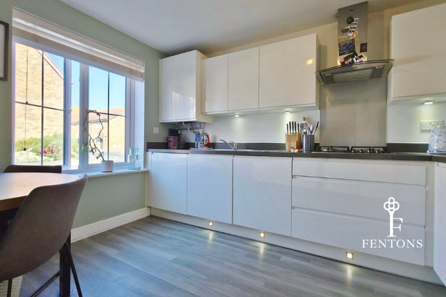 36, Arthur Ransome Way, Walton-on-the-Naze photo 4