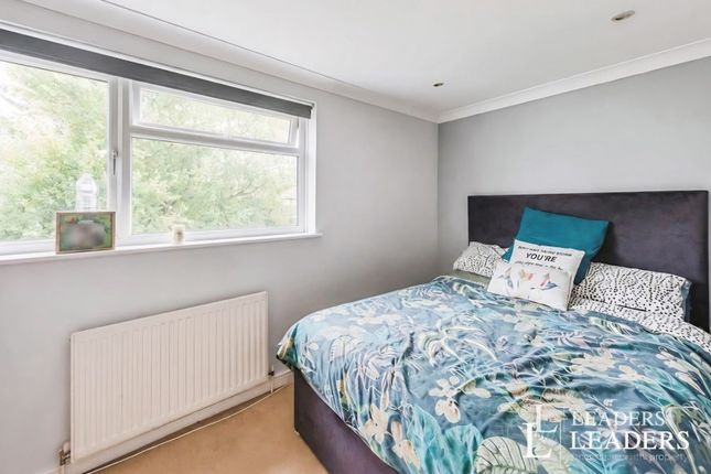 15, Sycamore Drive, East Grinstead photo 4