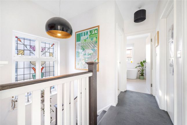 16, Dovedale Road, London photo 4