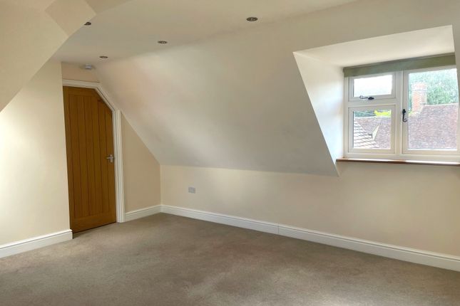 Forge House Apartment, High Street, Staplehurst photo 3