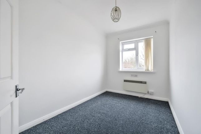 Flat for sale in Heston TW5,