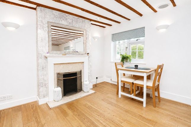 61, Crookham Road, Fleet photo 4
