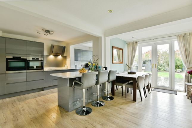 12, Naples Drive, Staffordshire photo 3