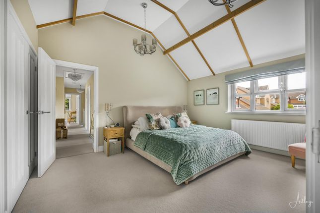 4, Buttercup Court, Swansea photo 4