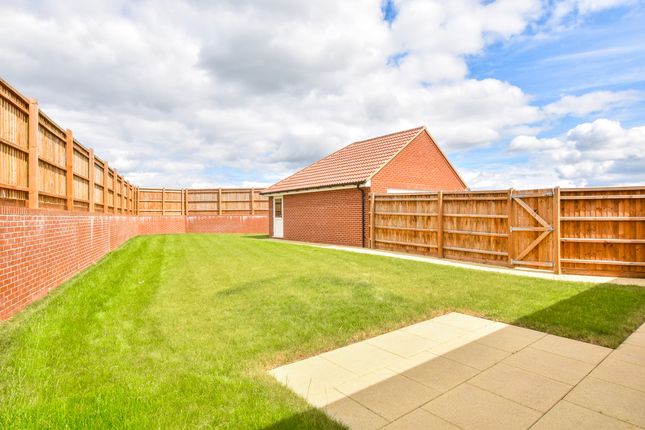 Plot 105 The Framlingham, Brookfield Farm Way, Great Dunmow photo 3
