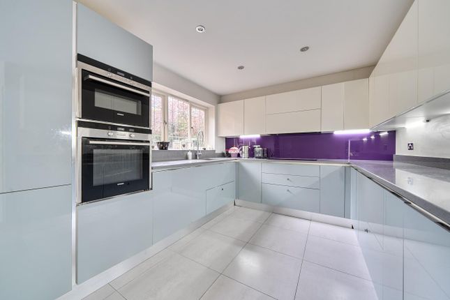 2, Lynford Close, Arkley photo 4