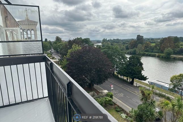 Thumbnail Flat to rent in Portsmouth Road, Kingston Upon Thames