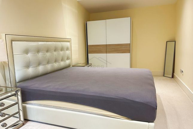 gardenroom01, Derwent Avenue, Kingston Vale photo 3