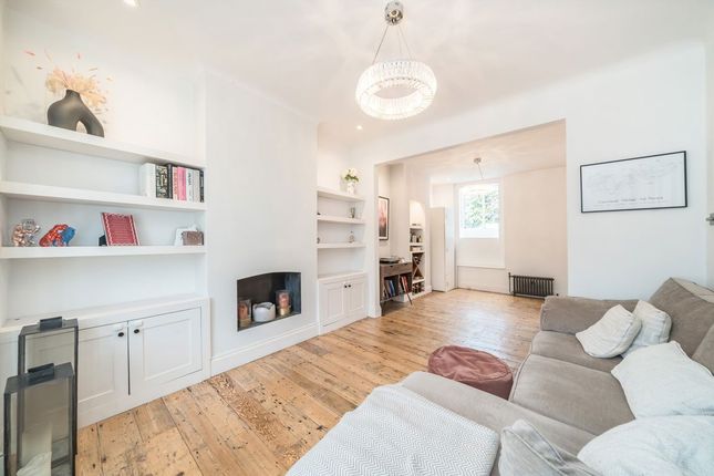 327, Eversleigh Road, London photo 2