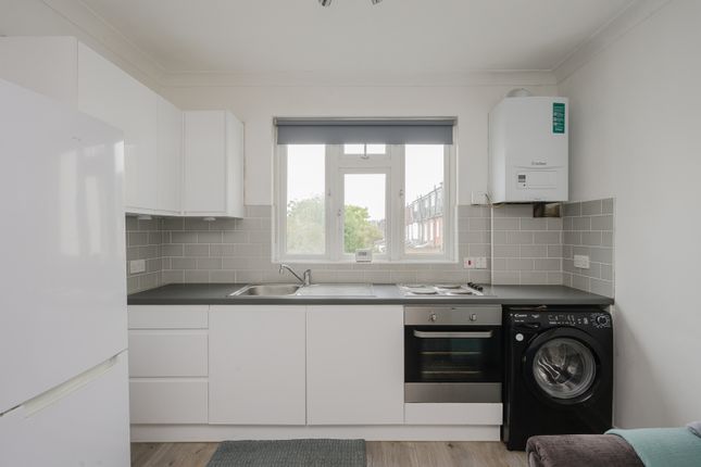 379A,, Durnsford Road, Wimbledon photo 4