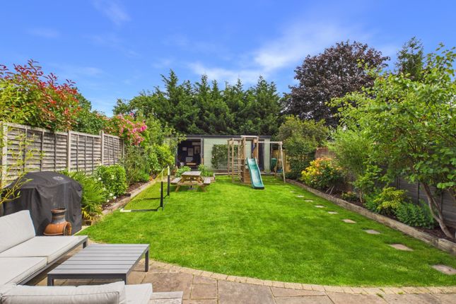 4, Meadow Walk, Buckinghamshire photo 4