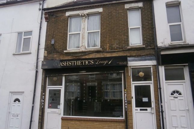 Flat to rent in Canterbury Street, Gillingham