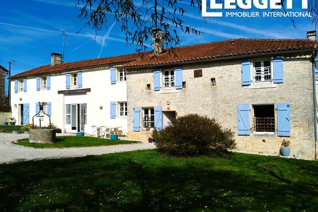 Thumbnail Villa for sale in La Tâche, Charente, Nouvelle-Aquitaine