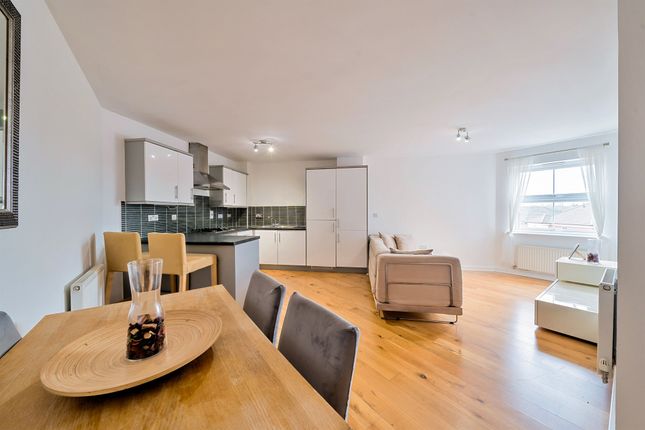Thumbnail Flat for sale in Gilson Place, Coppetts Road, London
