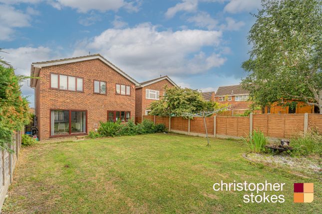 Detached house for sale in Broom Close, Cheshunt