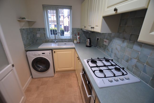 35, Friary Gardens, Newport Pagnell photo 5
