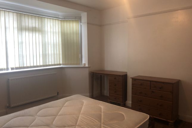 Room 1: 305,, Cherry Hinton Road, Cambridge photo 2