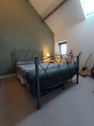 Hept Mill - Bedroom Three.Jpg