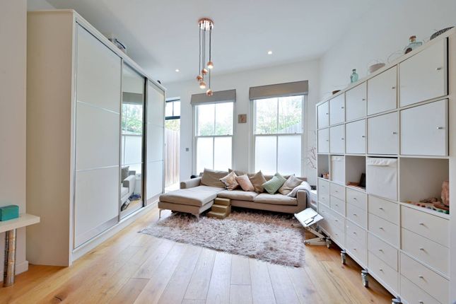 Thumbnail Studio to rent in Upper Richmond Road, Putney, London