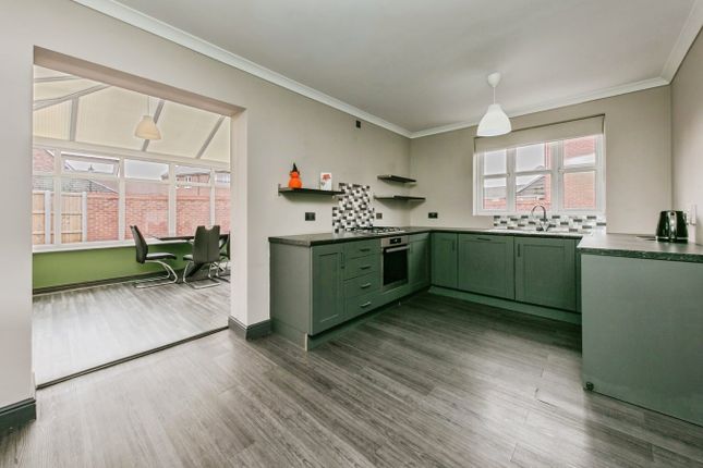 1, Oaklands Court, Crewe photo 4