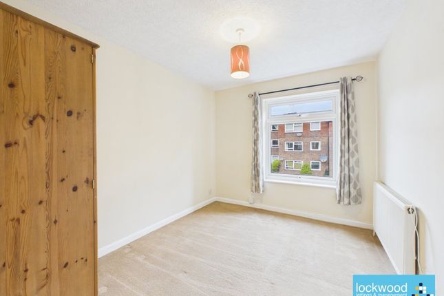 6, Greenacre Court, South Road photo 3