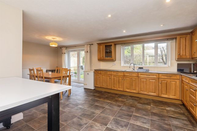7, Weavers Court, SOWERBY BRIDGE photo 3