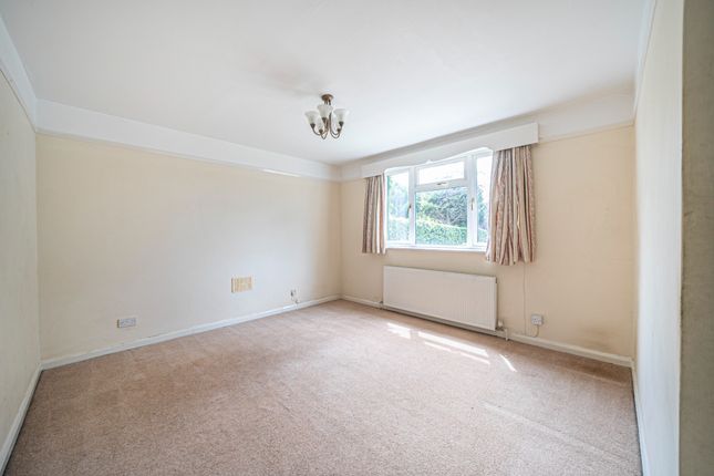 142 Weyhill Road, Andover photo 4